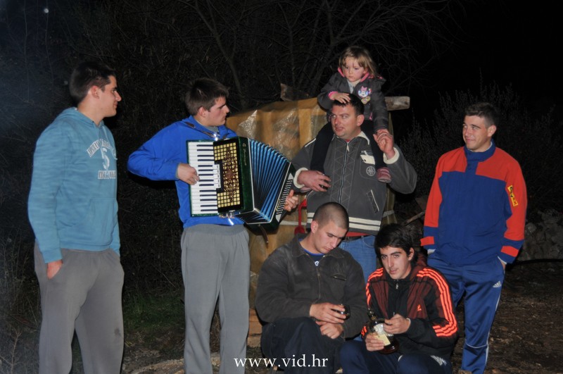 Badnjak (19)